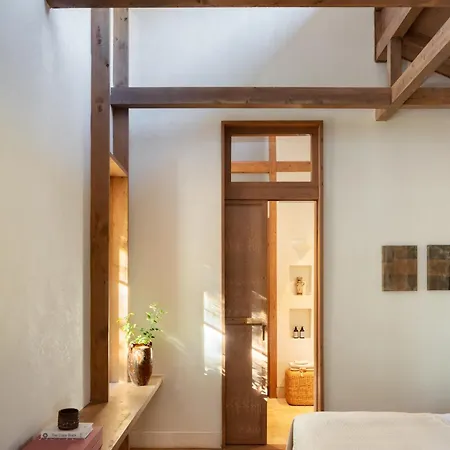 Ξενοδοχείο Ahama - Relais & Chateaux 5*